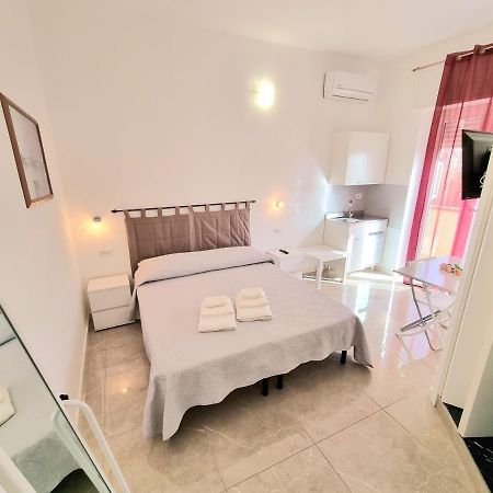 Entos Suite Кальярі Екстер'єр фото