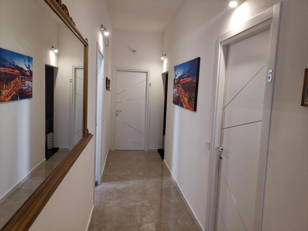 Entos Suite Кальярі Екстер'єр фото