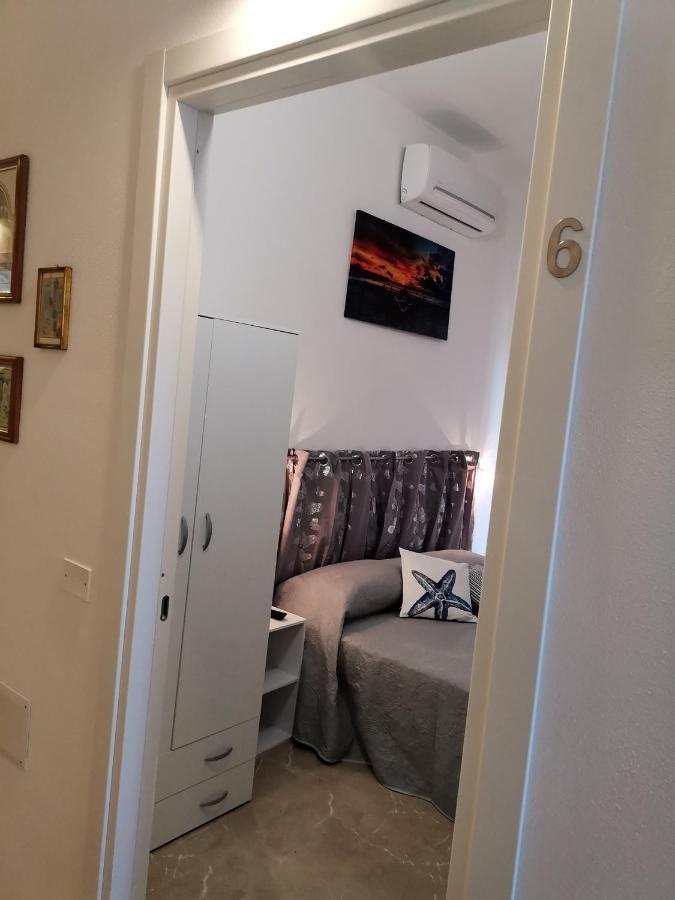 Entos Suite Кальярі Екстер'єр фото