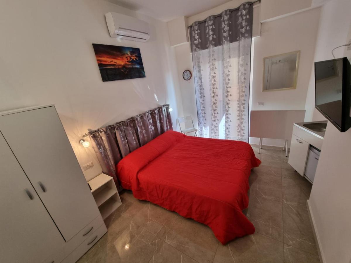 Entos Suite Кальярі Екстер'єр фото